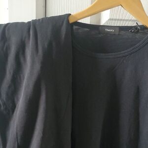 Theory And Uniqlo Men's Black Short-Sleeve Crew Neck Tee